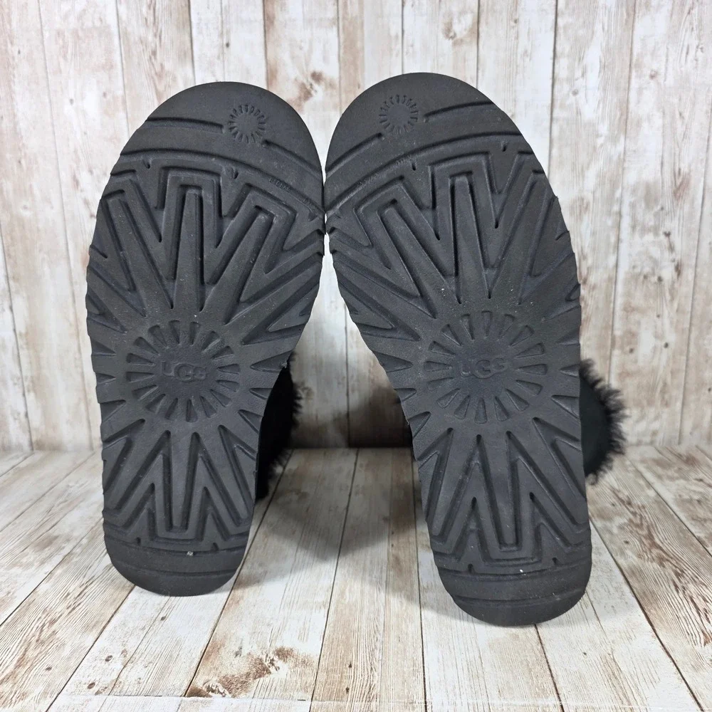 UGG Mini Bailey Bow II Black Suede‎ Sheepskin Boots Women's Size 8